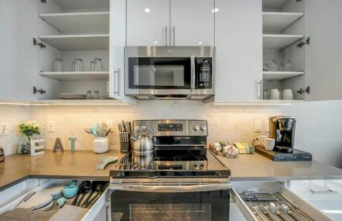 Stylish 1br Unit. Parking. Easy Ride to NYC - Photo 13