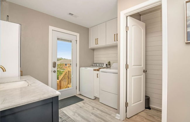 The Graceful Pelican Lakeview w Kayaks and Trail - Foto 5