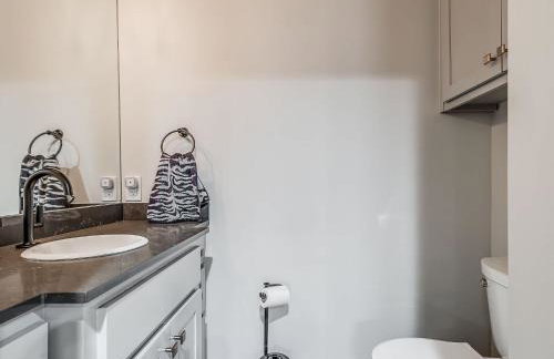 Cozy 1-Bedroom Retreat in Tulsa - Photo 24