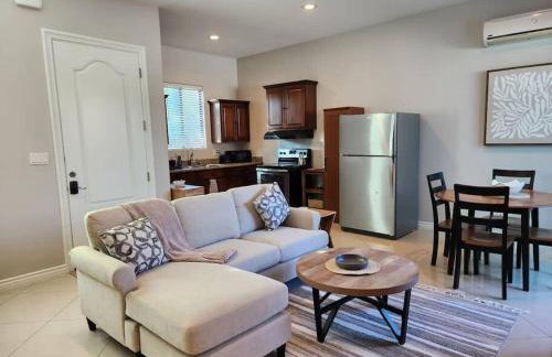 Spacious 1 Bed ADU in Encino, Home Away from Home - Foto 1