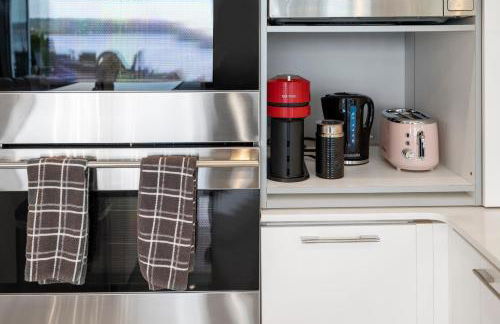 Piermont Waterfront Villa with Hot Tub - Photo 42