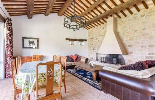 Luxury Villa with Pool, Stunning Location - Foto 9