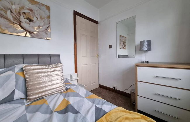 3 Bed Spacious House With Parking - Foto 15