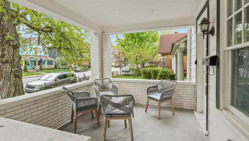 3BR City Chic Modern Apt - Central Location - Foto 5