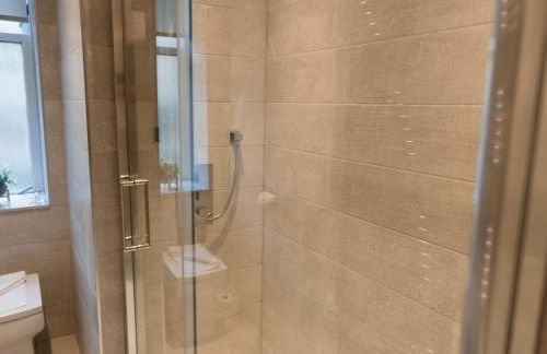 Superb 1Bed Flat in Fabulous West End - Pass the Keys - Foto 20