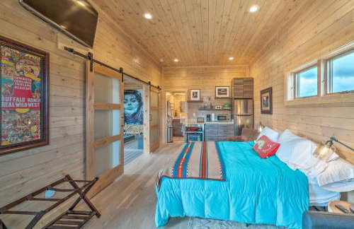 Ennis Lake Studio w/ Kayak, Pool & Fire Pit! - Foto 6