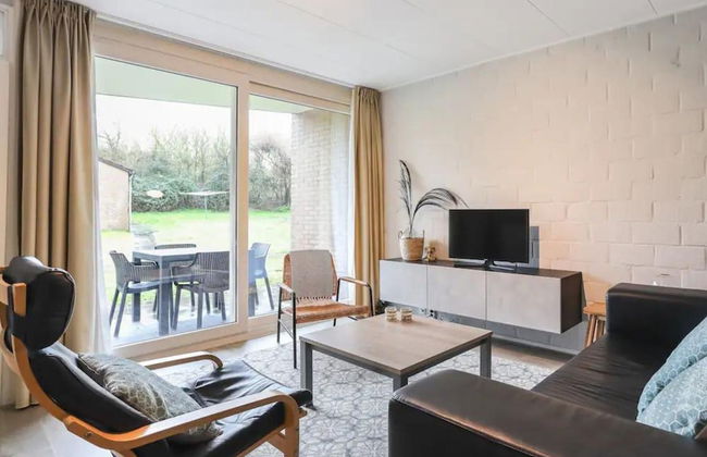 Modern Stay Near the Beach - Photo 12