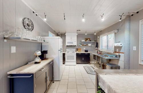 Coastal Cabin - Photo 14