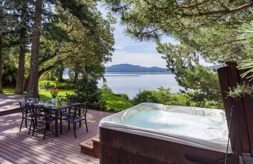 Luxe Beachfront, Hot Tub, Kayaking, Walk to Town - Foto 3