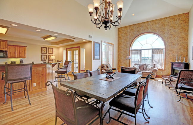 Grand Crowne Resort - Photo 4