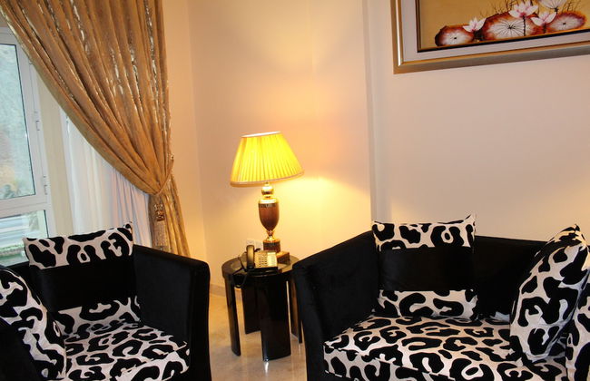 Pioneer Hotel Apartments - Photo 9