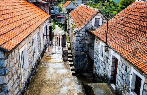 Holiday House Antique - Photo 38