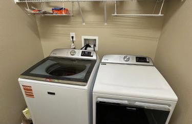 An Incredible Vacation Home with Saltwater Pool! - Foto 58