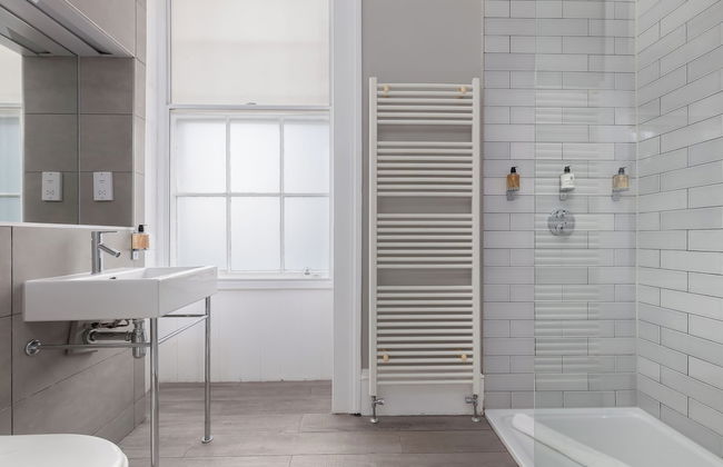 Destiny Scotland - Distillers House - Foto 72