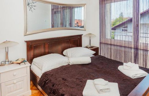 Beautiful Home In Dugo Selo With Wifi - Foto 35