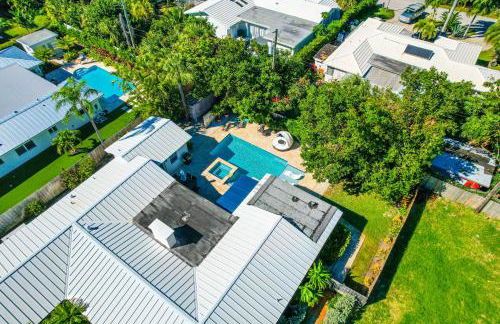 Across from Beach- 3 Master Suites, Heated Pool & Spa, Tanning Ledge, Golden Tee - by Maven Vacation Rentals - Foto 48