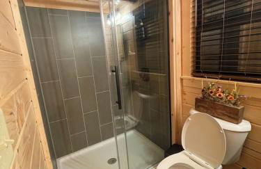 Private Luxury Log Cabin in the Endless Mountains, Firepit, Farm Charm - Foto 6