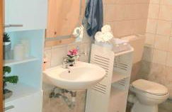 BAKIRAS HOUSE - Photo 12