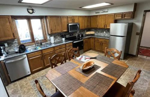 Rock Lodge Complete with Covered Parking - Foto 34