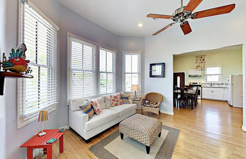 Under the Avenue - Foto 1