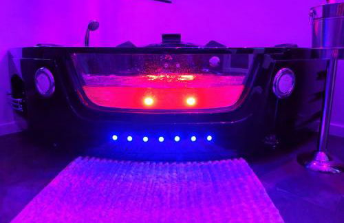 Loveroom & Jacuzzi TIJUGO - Clermont Ferrand - Photo 9