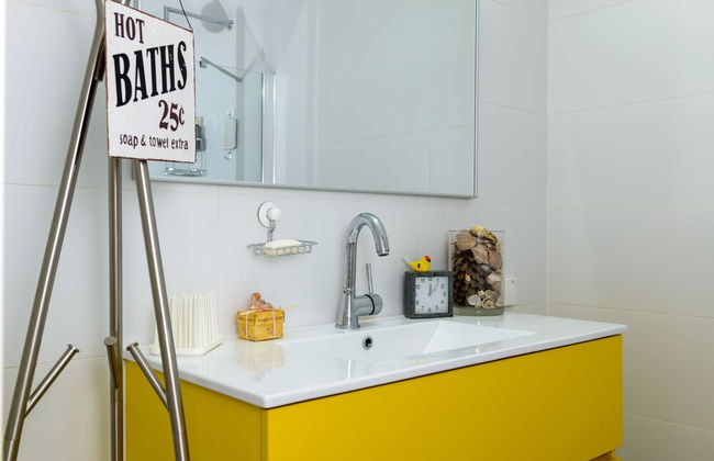 Vintage & Chic with Patio by FeelHome - Foto 24