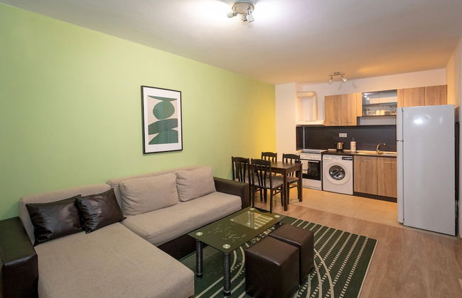 Modern and Bright Apartments Near Center - Foto 11