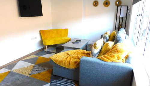 Newly refurbished 2 bedroom apartment close to station and local amenities - Foto 2