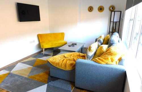 Newly refurbished 2 bedroom apartment close to station and local amenities - Foto 2