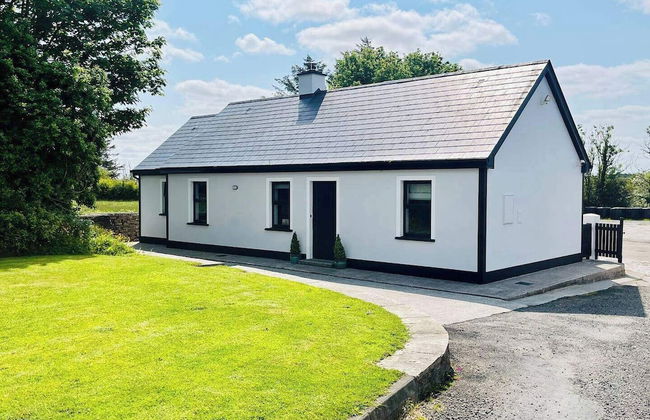 Rose Cottage in Ennistymon - Near Cliffs of Moher - Photo 1