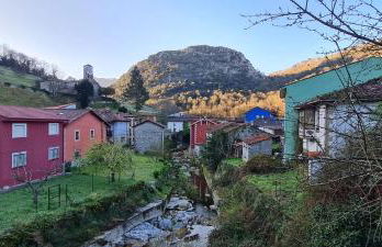 Precioso apartamento a pie de montañas y playas - Foto 1