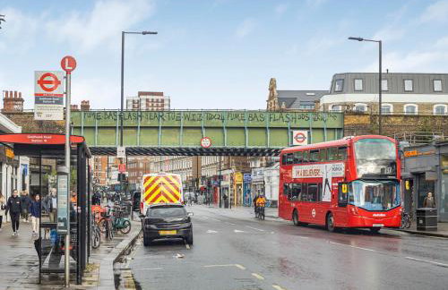Modern 1 bedroom Apartment with views on West London - Pass the Keys - Foto 18