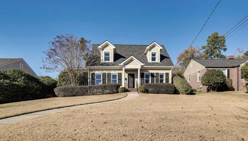 Summerville Historic Bungalow with Hot Tub - Foto 5