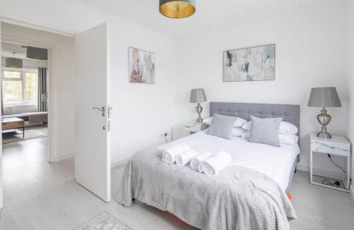 Lovely 2 bedroom apartment - ideal location - Photo 23