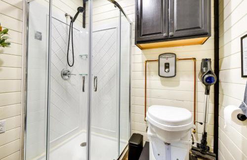 Remote Strawn Container Home with Hot Tub! - Foto 15