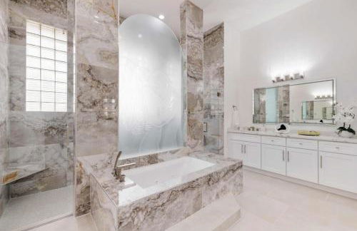 Grand 6BR Plantation Estate w/ Tennis & Pool - Foto 39