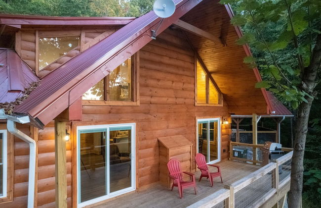 Stunning 2BR Cabin with Mountain Views - Foto 13