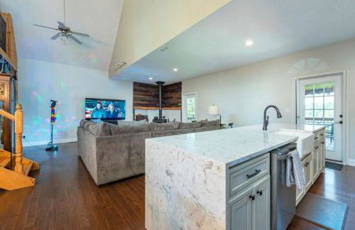 Funtastic Retreat! PS5, View, Goats, Hot Tub, Karaoke - Foto 15