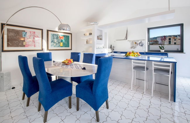 Luxury Apartment with Penthouse and Pool - Photo 19