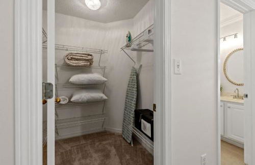 Steps Away-Game Room-Comm Pool-Golf Cart Deals - Foto 33