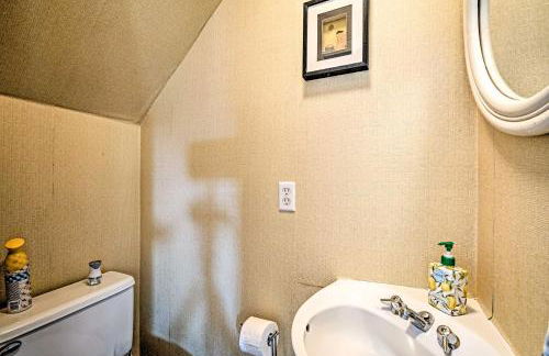 Ocean-View Gem with Private Beach in Mashpee! - Foto 11