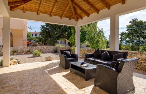 Nice Apartment In Garica With Wifi - Photo 12