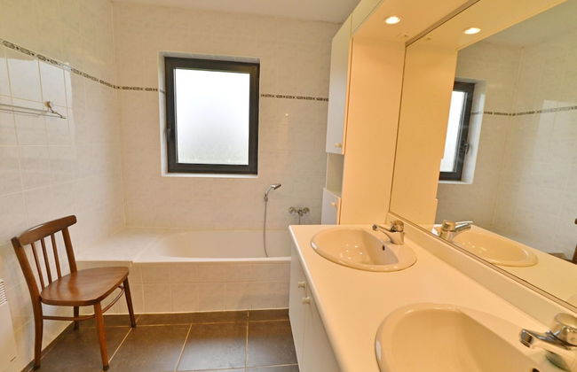 Modern Holiday Home in Somme-leuze With Garden - Foto 27