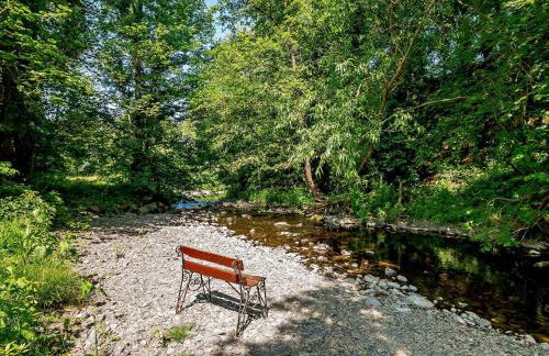 4 Bed in Llanfairtalhaiarn 88973 - Photo 26
