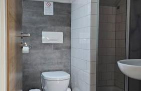 CASA8070 - Exklusive große Maisonette-Wohnung 91 qm für Familien, Gruppen, Geschäftsreisende, inklusive Parkplatz, WLAN, Kaffee und Tee, voll ausgestattet für 1 bis 9 Personen, zentrumsnah an der Autobahn A9 Ingolstadt-Süd - Photo 71