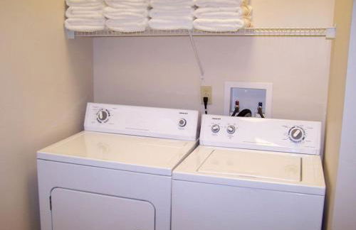 Luxury Vacation Rental with a Hot Tub for Rent in Clyde, North Carolina - Foto 7