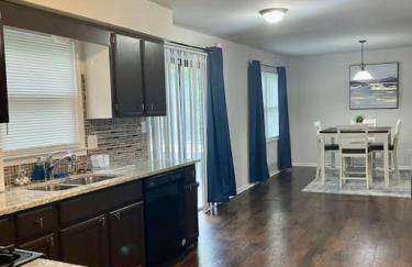 Getaway Home, Huge Yard and Smart TVs in All Rooms - Foto 9