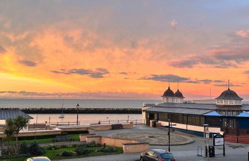 Bay escape beach apartment steps from the sea - Foto 38