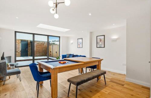 Deluxe 5 Bed House in London - Pool Table - Foto 7