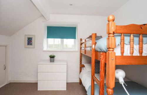 Rhiw - 1 Ty'n Don - Photo 16